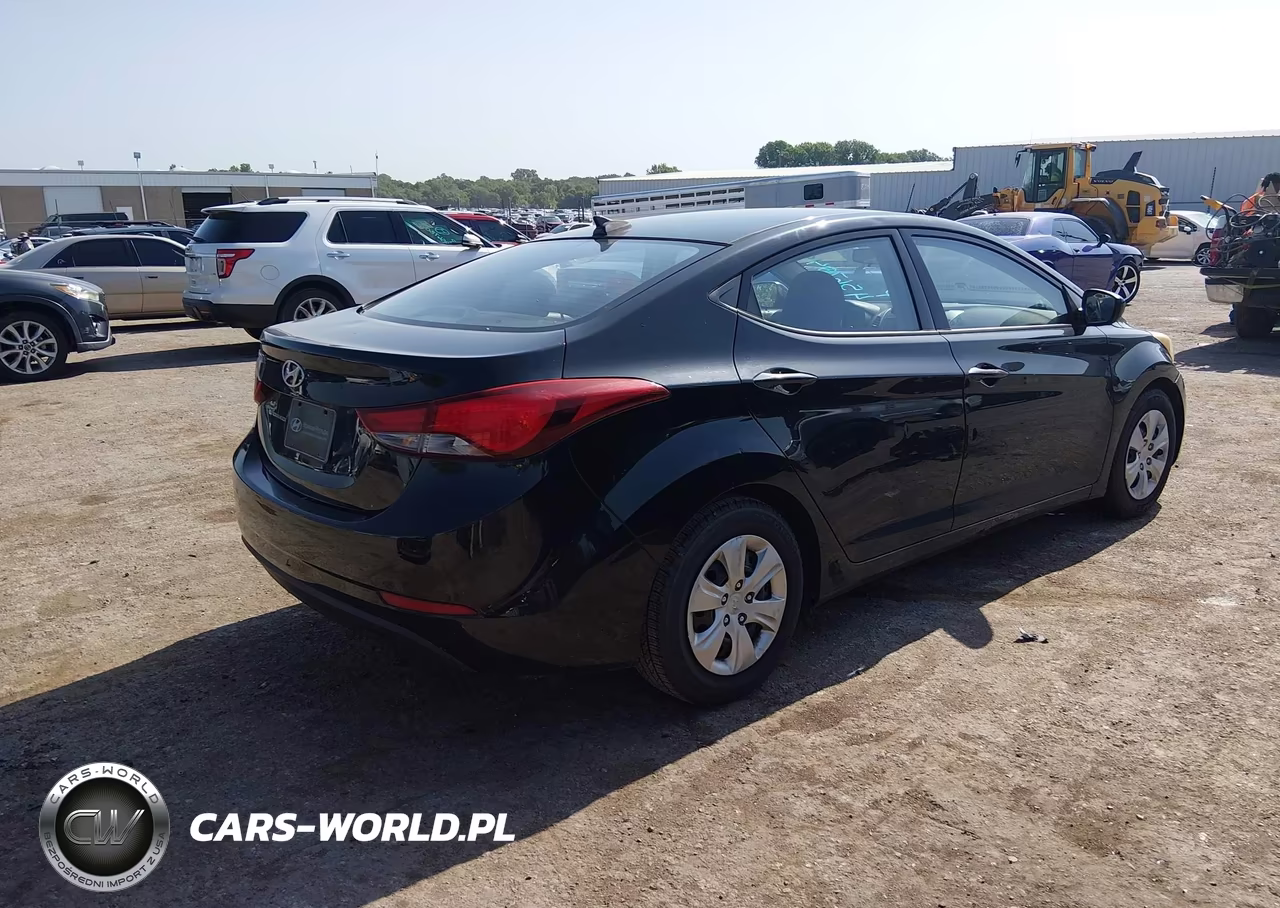 2016 Hyundai Elantra Se VIN:5NPDH4AE2GH704872 - 4