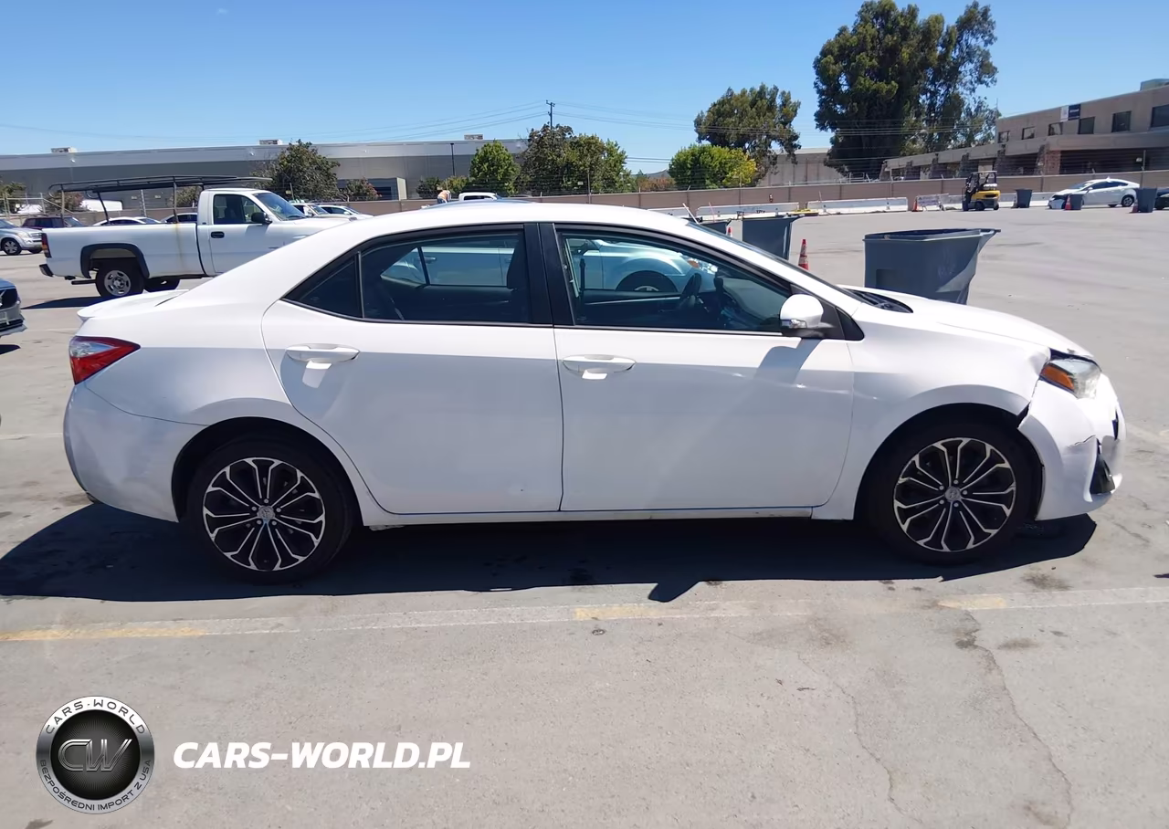 2015 Toyota Corolla S Plus VIN:5YFBURHE3FP364963 - 13