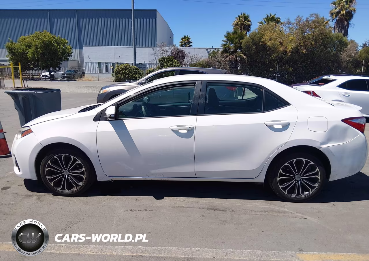 2015 Toyota Corolla S Plus VIN:5YFBURHE3FP364963 - 14