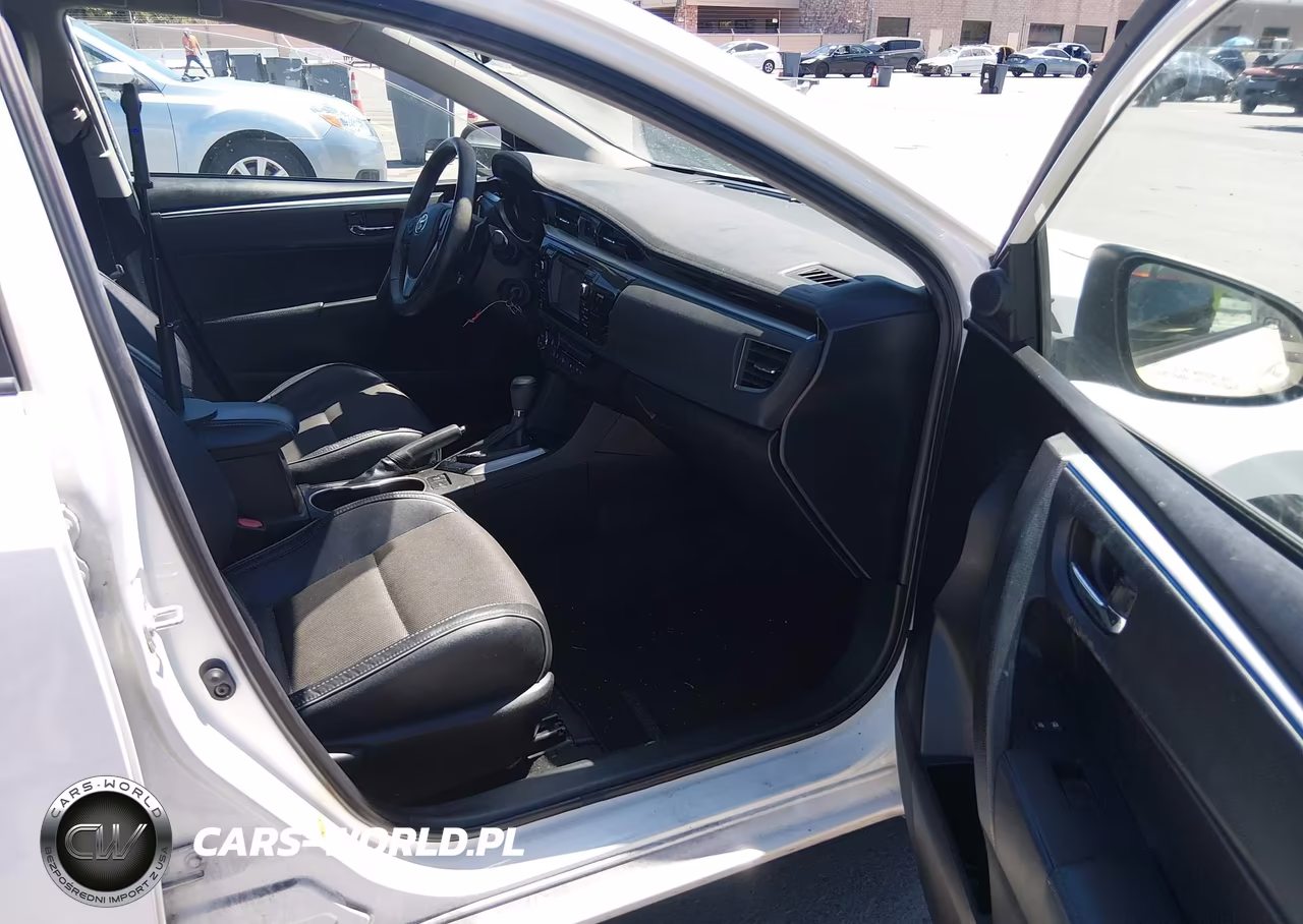 2015 Toyota Corolla S Plus VIN:5YFBURHE3FP364963 - 5