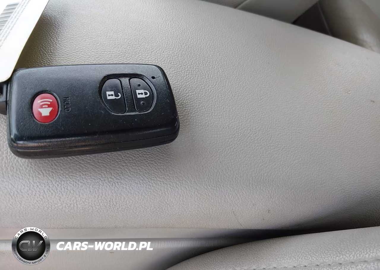 2011 Toyota Prius Three VIN:JTDKN3DU6B0326770 - 11