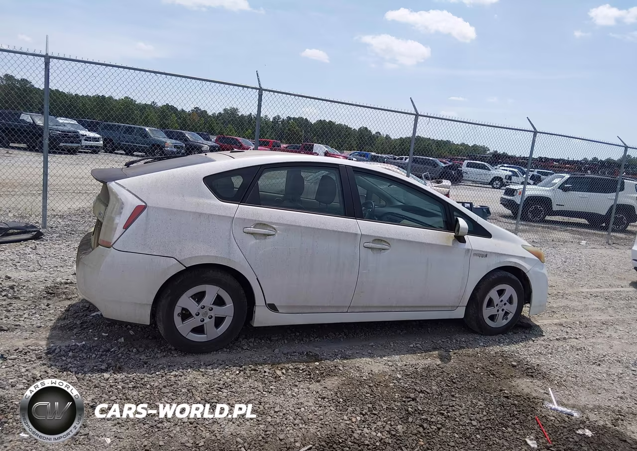 2011 Toyota Prius Three VIN:JTDKN3DU6B0326770 - 13