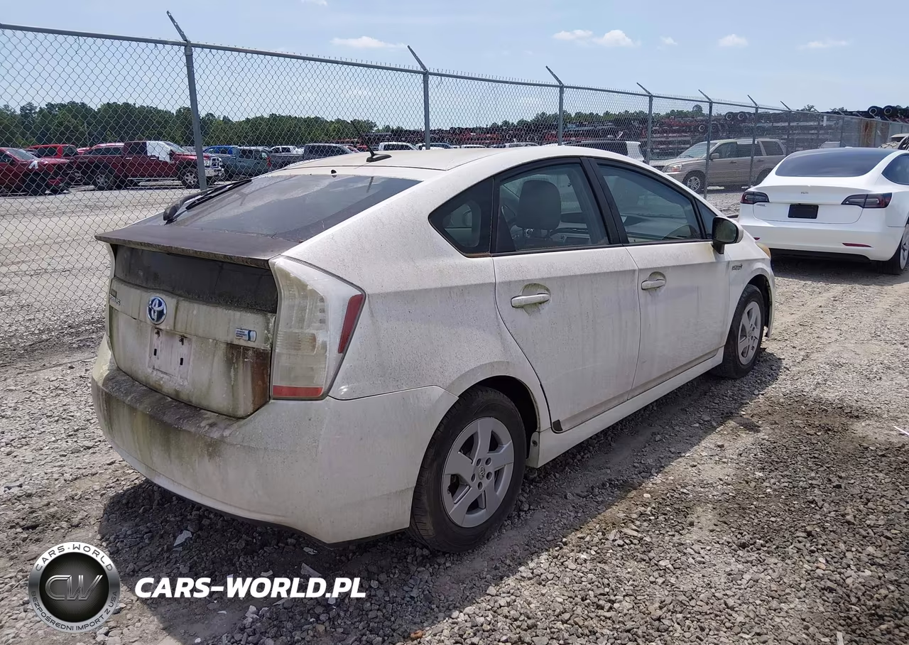 2011 Toyota Prius Three VIN:JTDKN3DU6B0326770 - 4