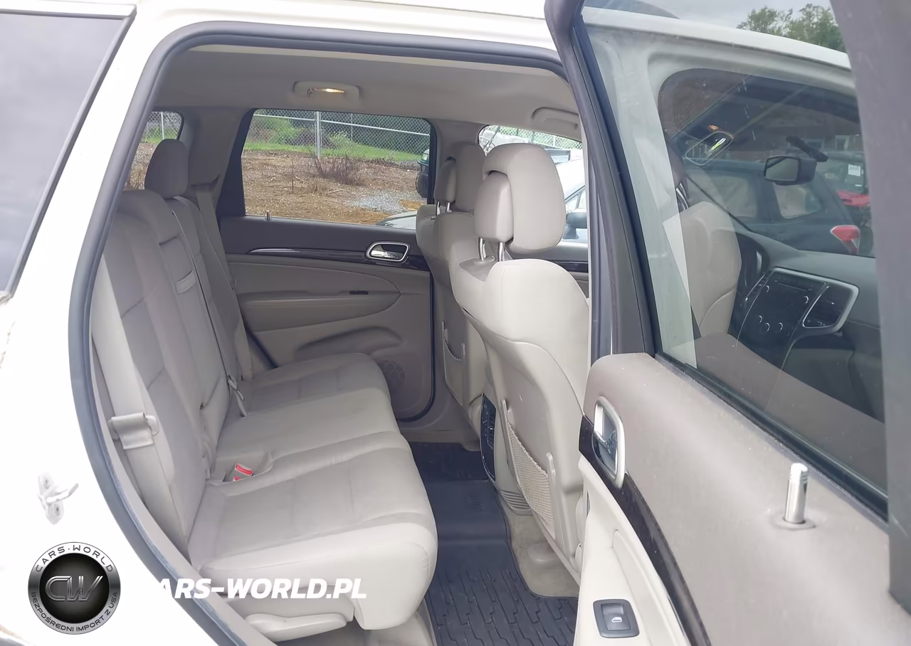 2012 Jeep Grand Cherokee Laredo VIN:1C4RJFAGXCC155743 - 8