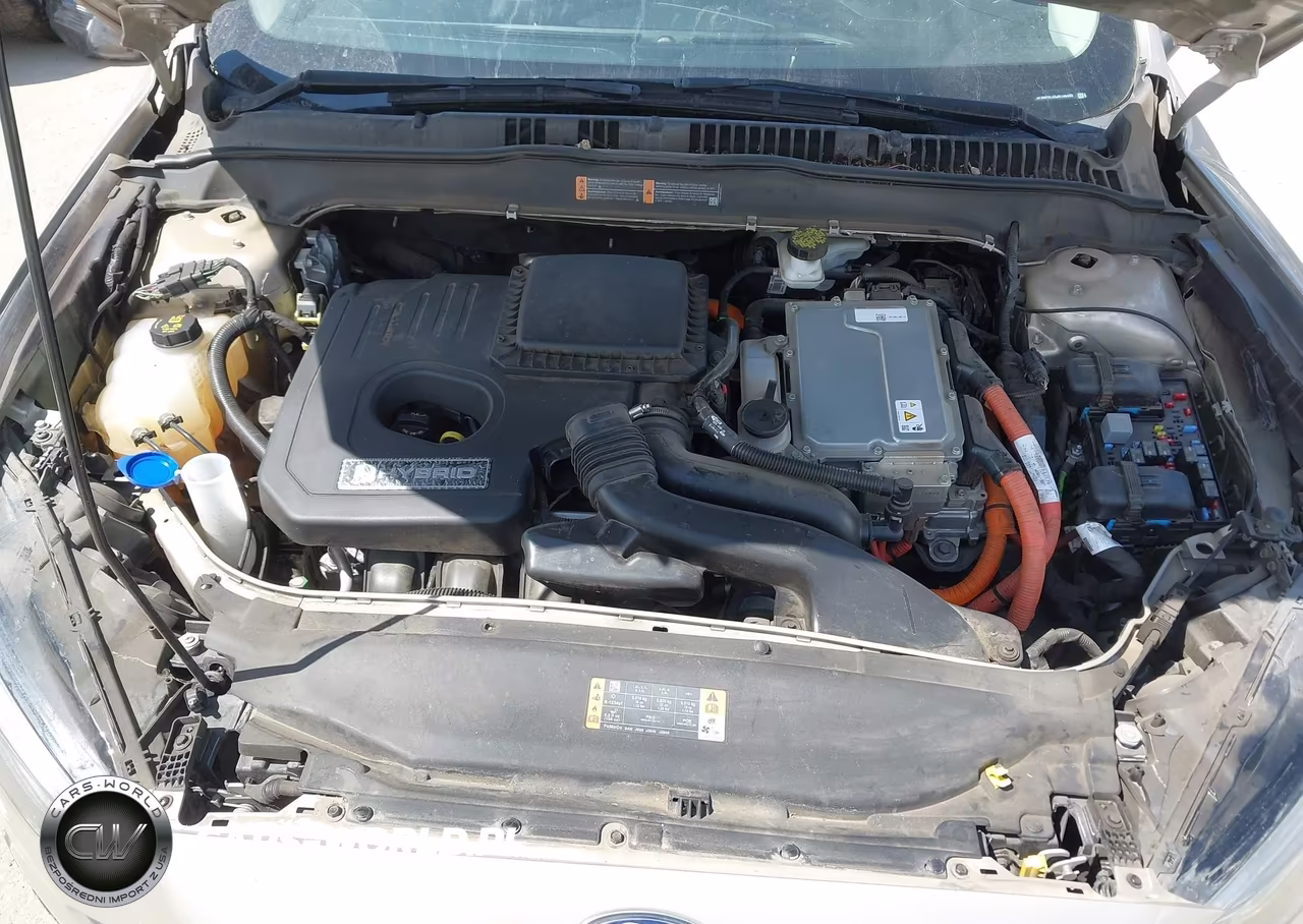 2018 Ford Fusion Hybrid Se VIN:3FA6P0LU5JR146440 - 10