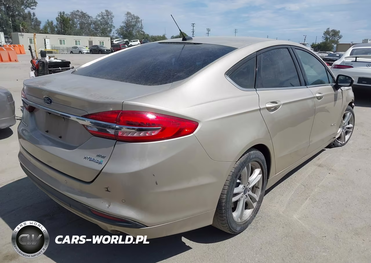 2018 Ford Fusion Hybrid Se VIN:3FA6P0LU5JR146440 - 4