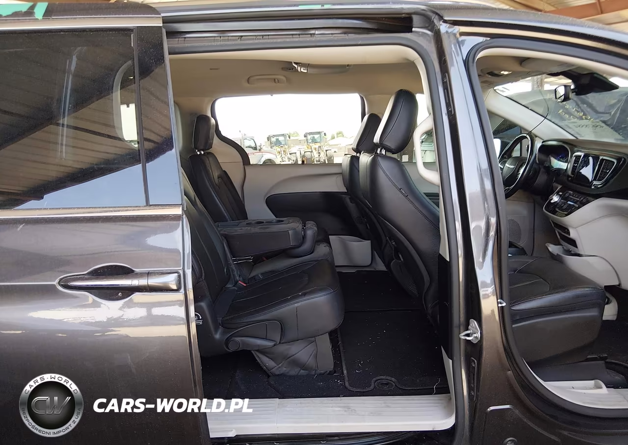 2020 Chrysler Pacifica Touring L VIN:2C4RC1BG9LR190521 - 8