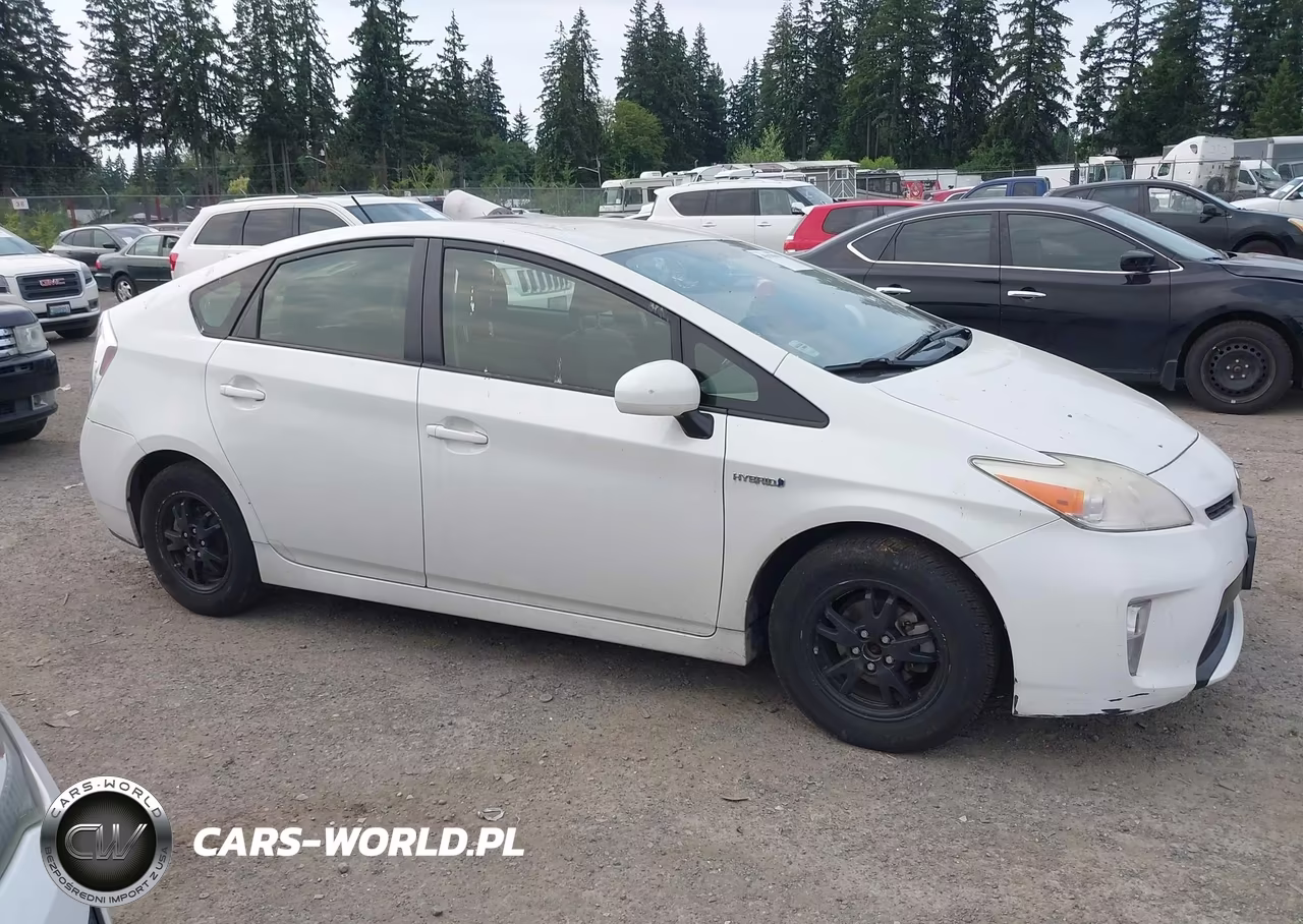 2014 Toyota Prius Two VIN:JTDKN3DU7E1739585 - 13