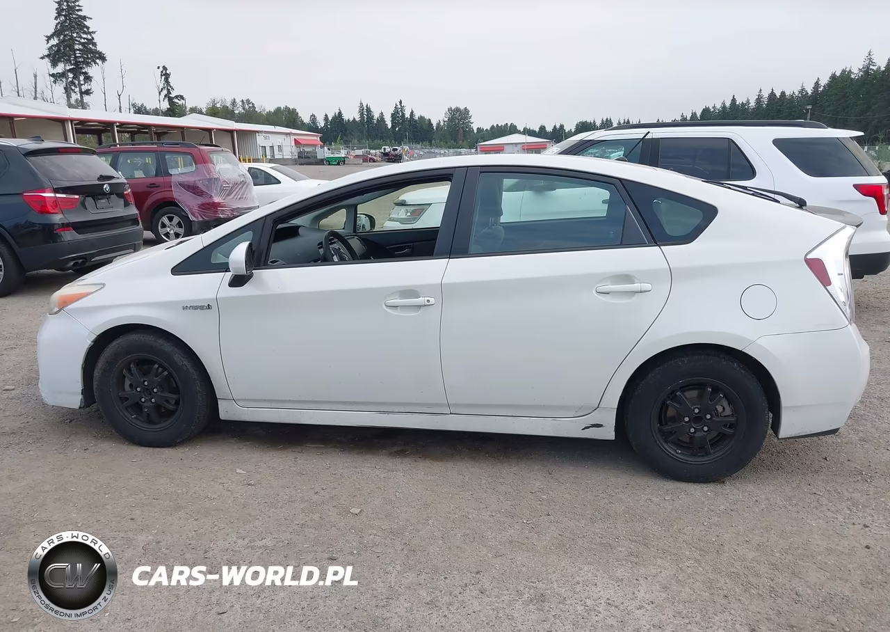 2014 Toyota Prius Two VIN:JTDKN3DU7E1739585 - 14