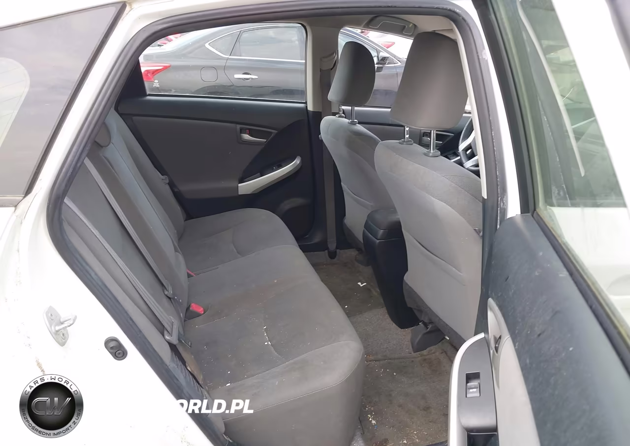 2014 Toyota Prius Two VIN:JTDKN3DU7E1739585 - 8