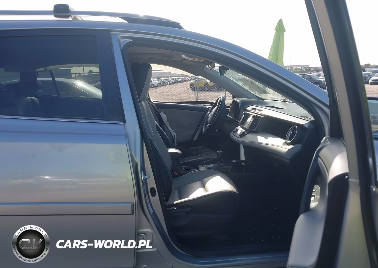 2017 Toyota Rav4 Hybrid Limited VIN:JTMDJREV3HD140944 - 5