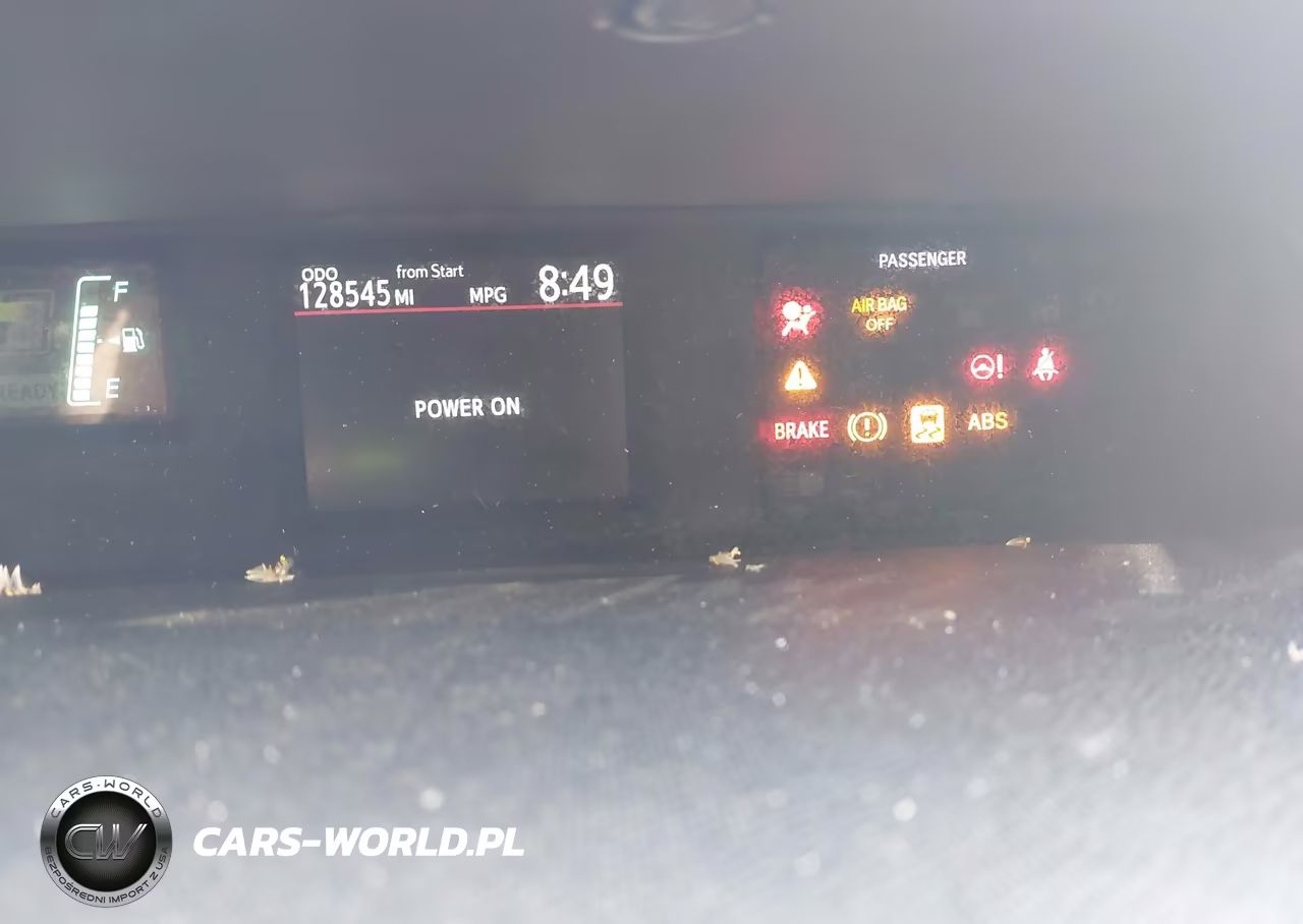 2013 Toyota Prius C Three VIN:JTDKDTB3XD1045646 - 16