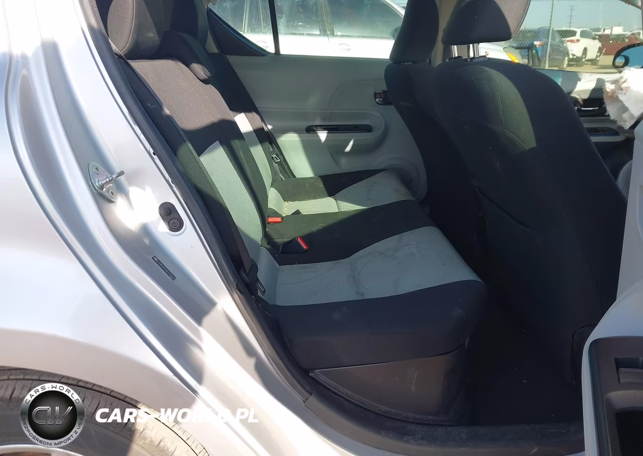 2013 Toyota Prius C Three VIN:JTDKDTB3XD1045646 - 8