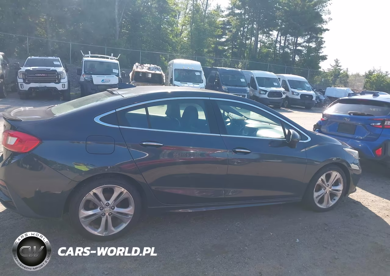 2018 Chevrolet Cruze Premier Auto VIN:1G1BF5SM3J7102768 - 13