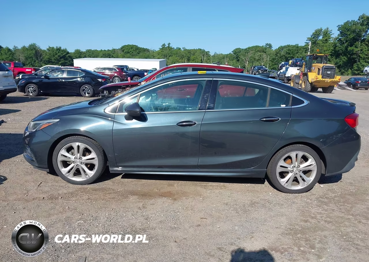 2018 Chevrolet Cruze Premier Auto VIN:1G1BF5SM3J7102768 - 14