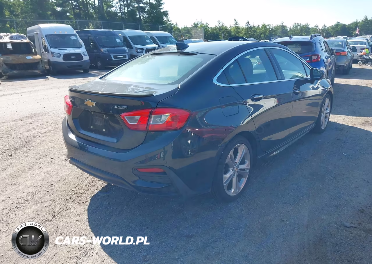 2018 Chevrolet Cruze Premier Auto VIN:1G1BF5SM3J7102768 - 4
