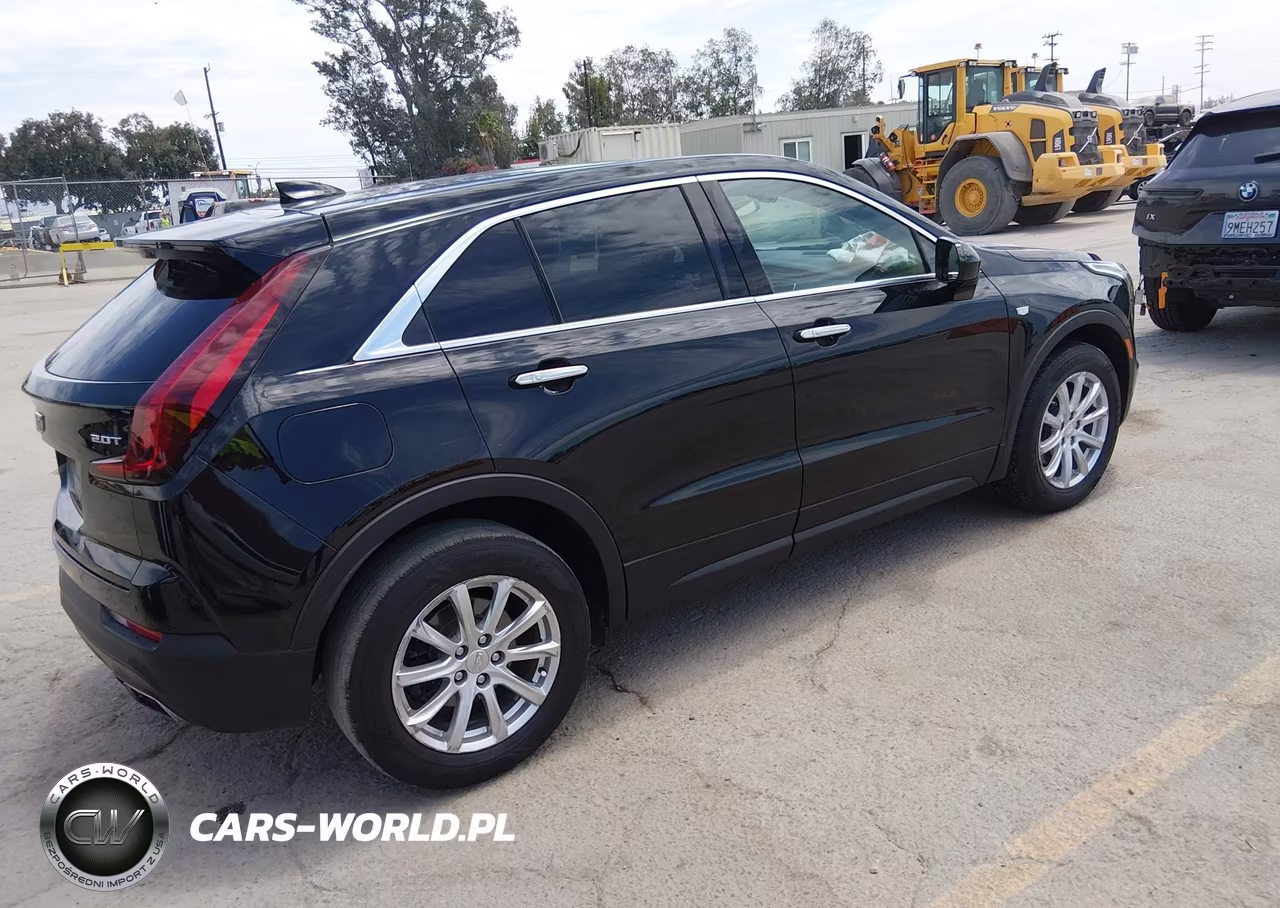 2019 Cadillac Xt4 Luxury VIN:1GYAZAR4XKF155669 - 4