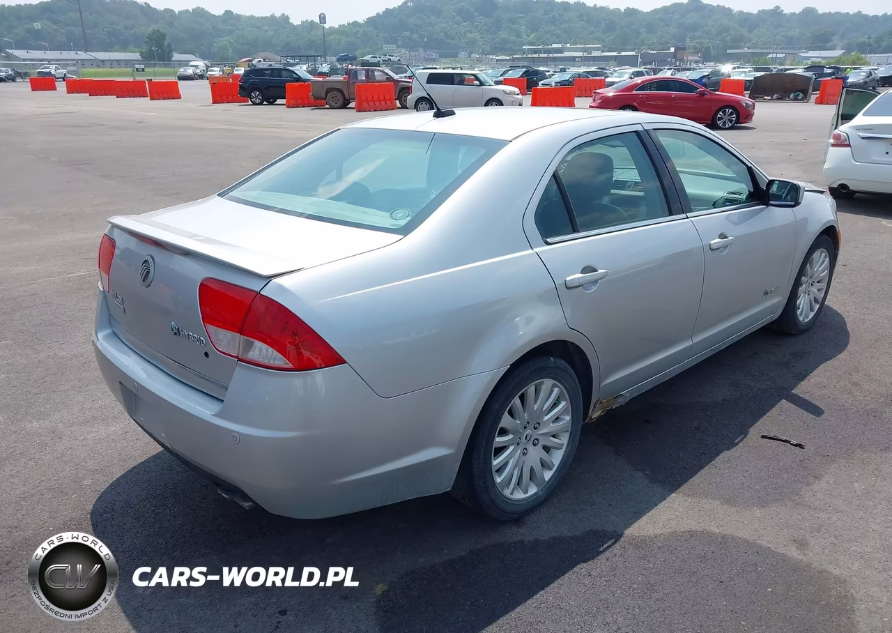 2010 Mercury Milan Hybrid VIN:3MEDM0L32AR604970 - 4