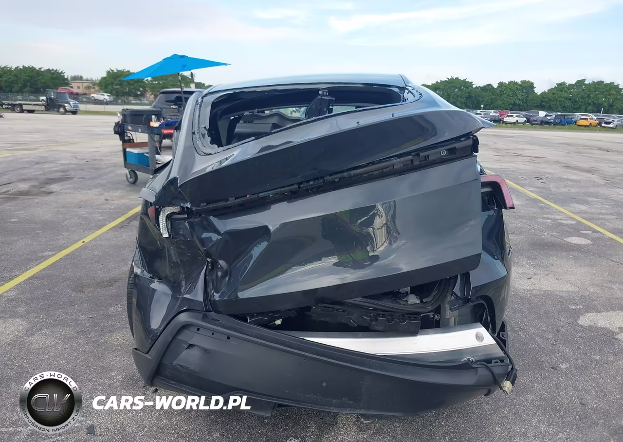 2026 Tesla Model Y Premium Rear-Wheel Drive-Rear-Wheel Drive VIN:7SAYGDED3TA601295 - 15