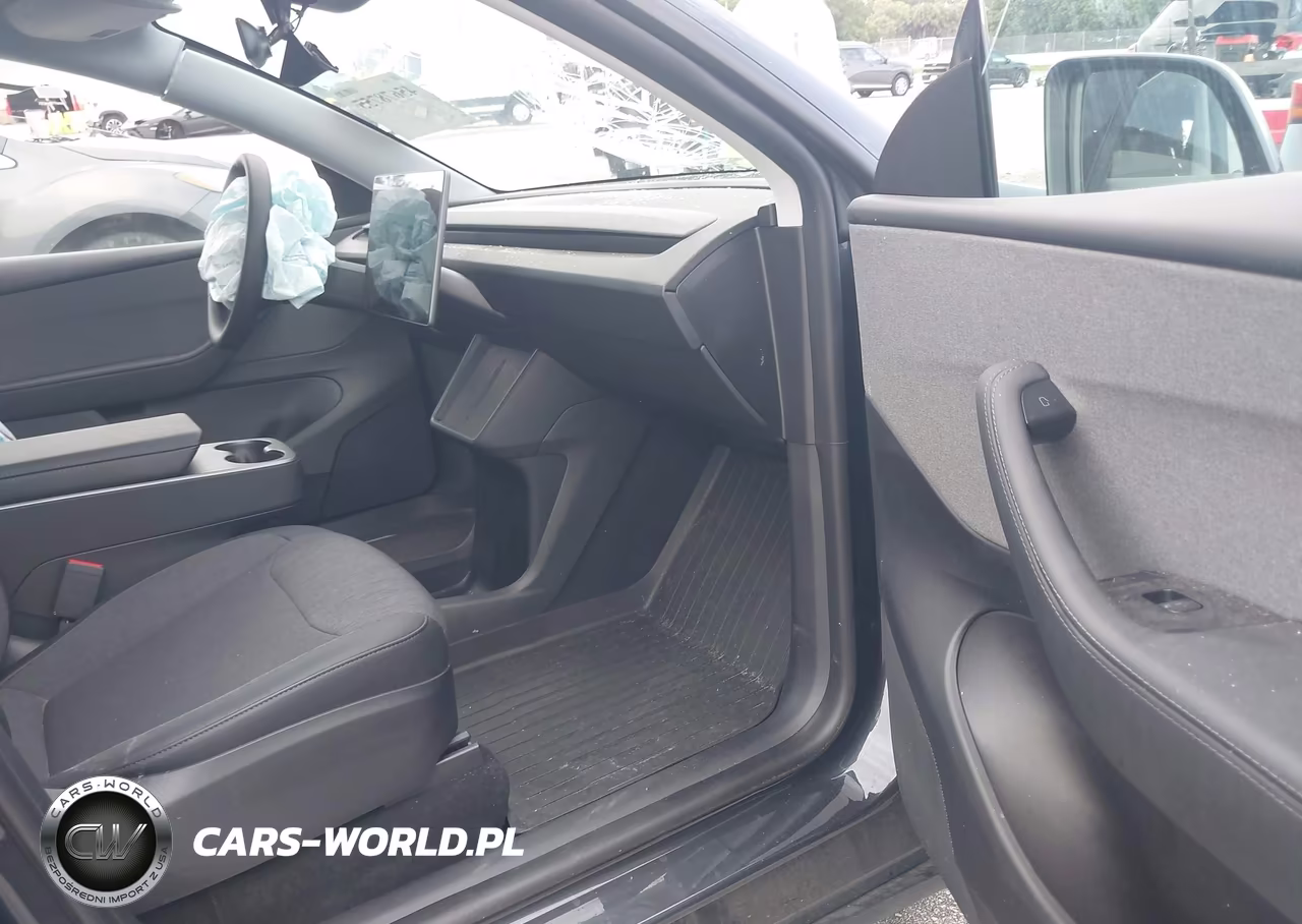 2026 Tesla Model Y Premium Rear-Wheel Drive-Rear-Wheel Drive VIN:7SAYGDED3TA601295 - 5