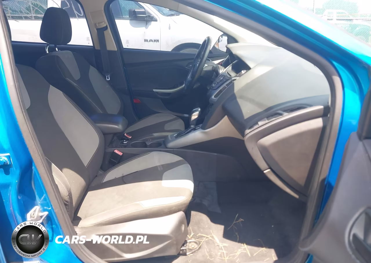 2012 Ford Focus Se VIN:1FAHP3F22CL261504 - 5