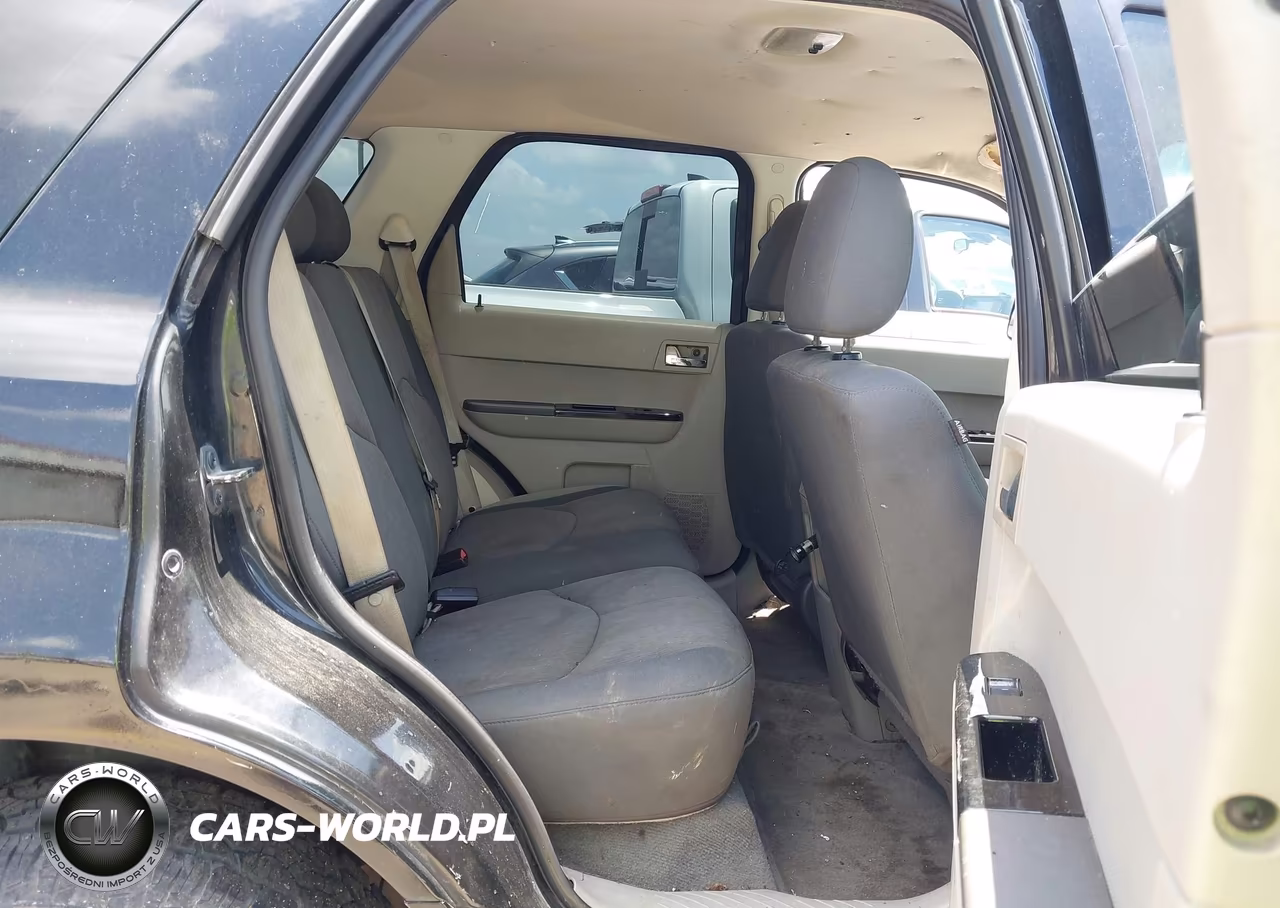 2008 Mazda Tribute S Sport VIN:4F2CZ06188KM19300 - 8