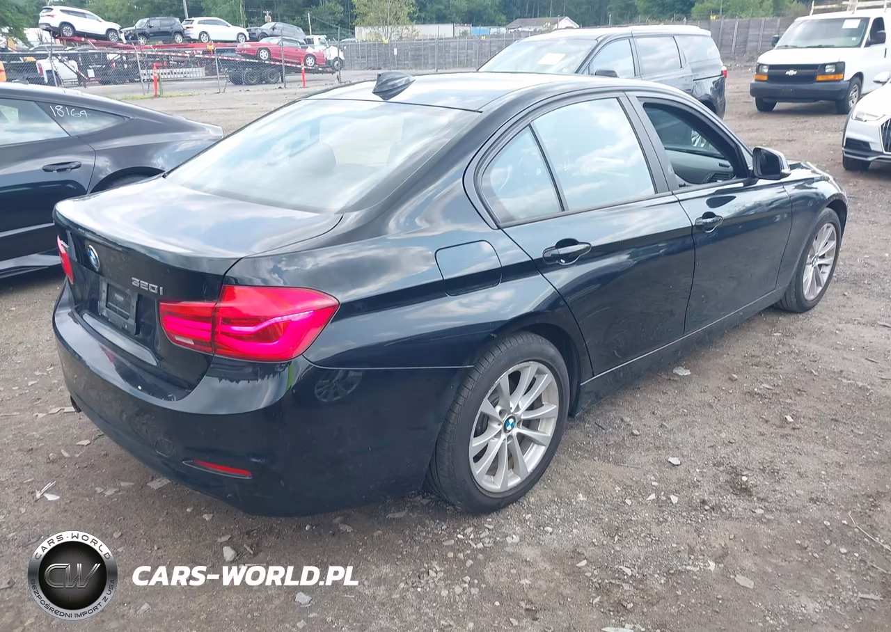 2017 BMW 320I xDrive VIN:WBA8A3C31HK692399 - 4