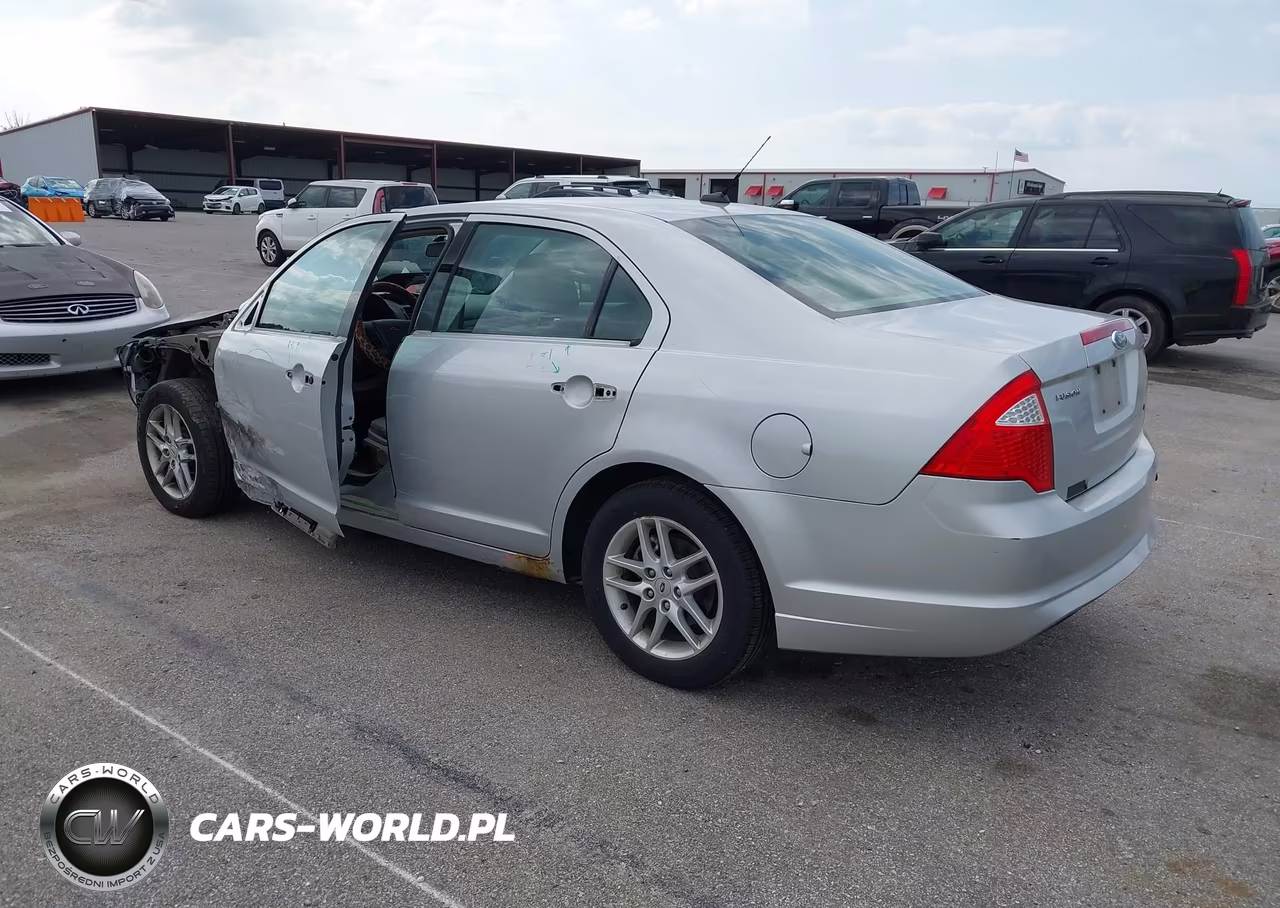 2012 Ford Fusion S VIN:3FAHP0GA2CR119059 - 3