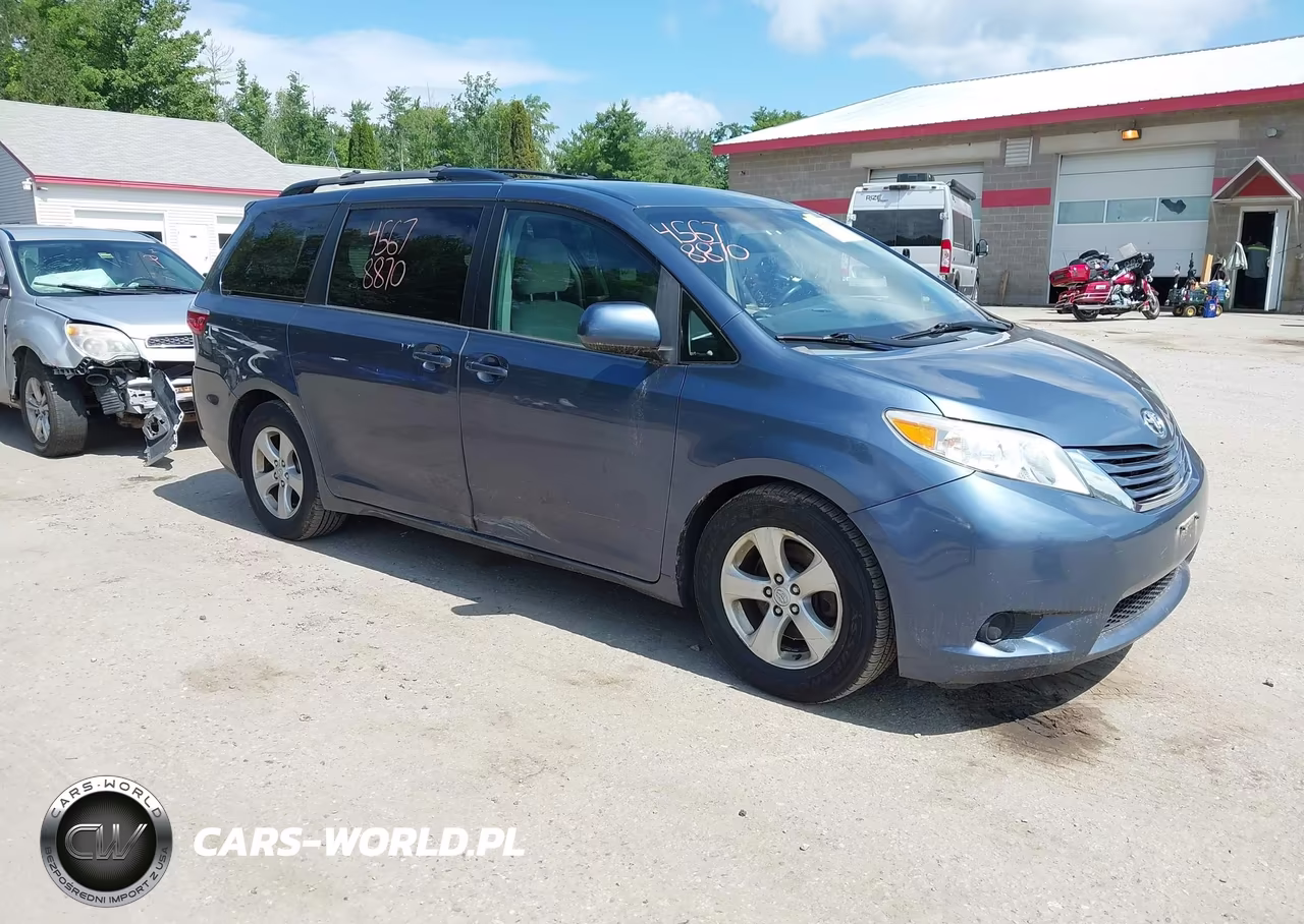 2015 Toyota Sienna Le 8 Passenger – zdjęcie 1 z 16
