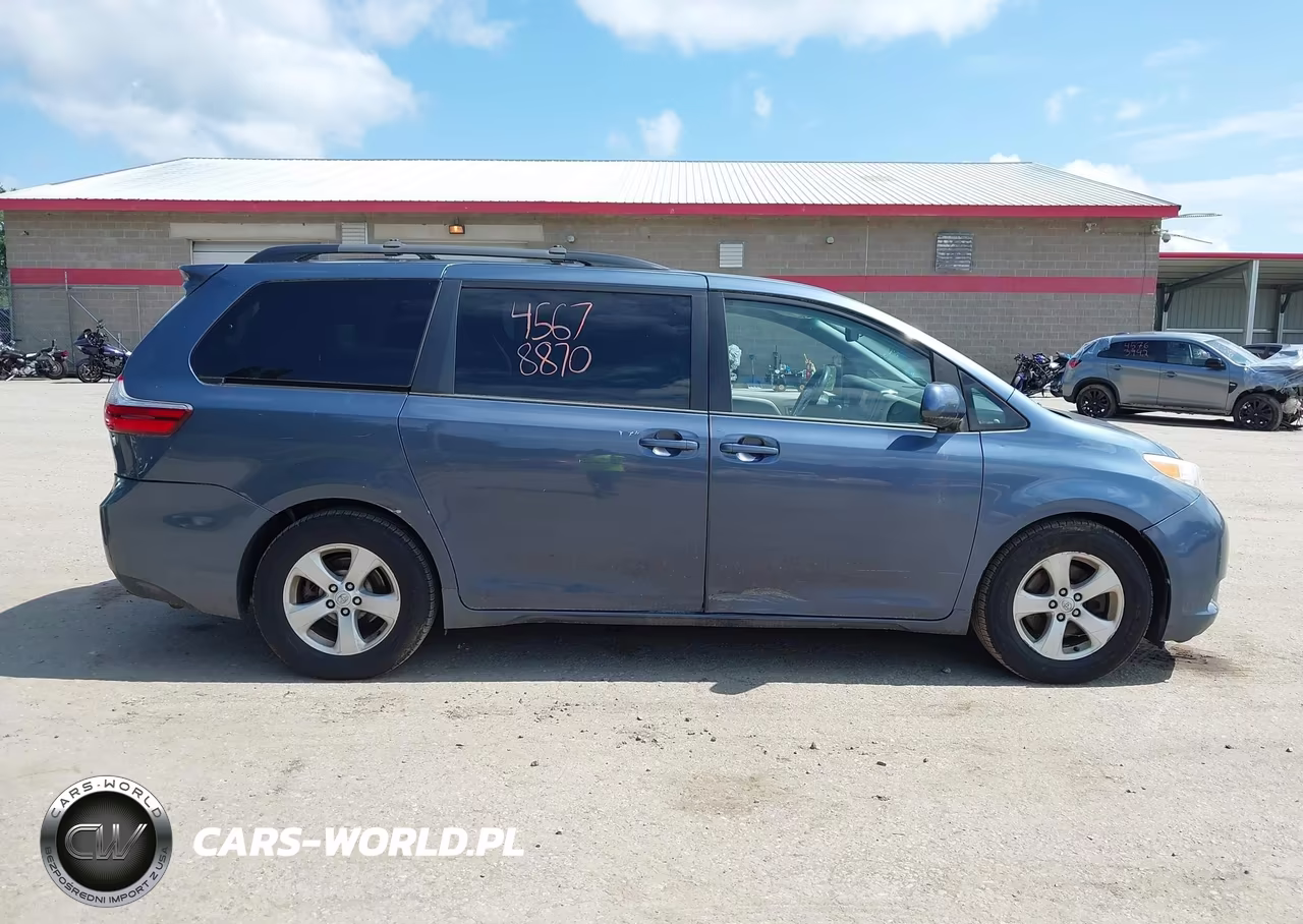 2015 Toyota Sienna Le 8 Passenger VIN:5TDKK3DC1FS540990 - 13