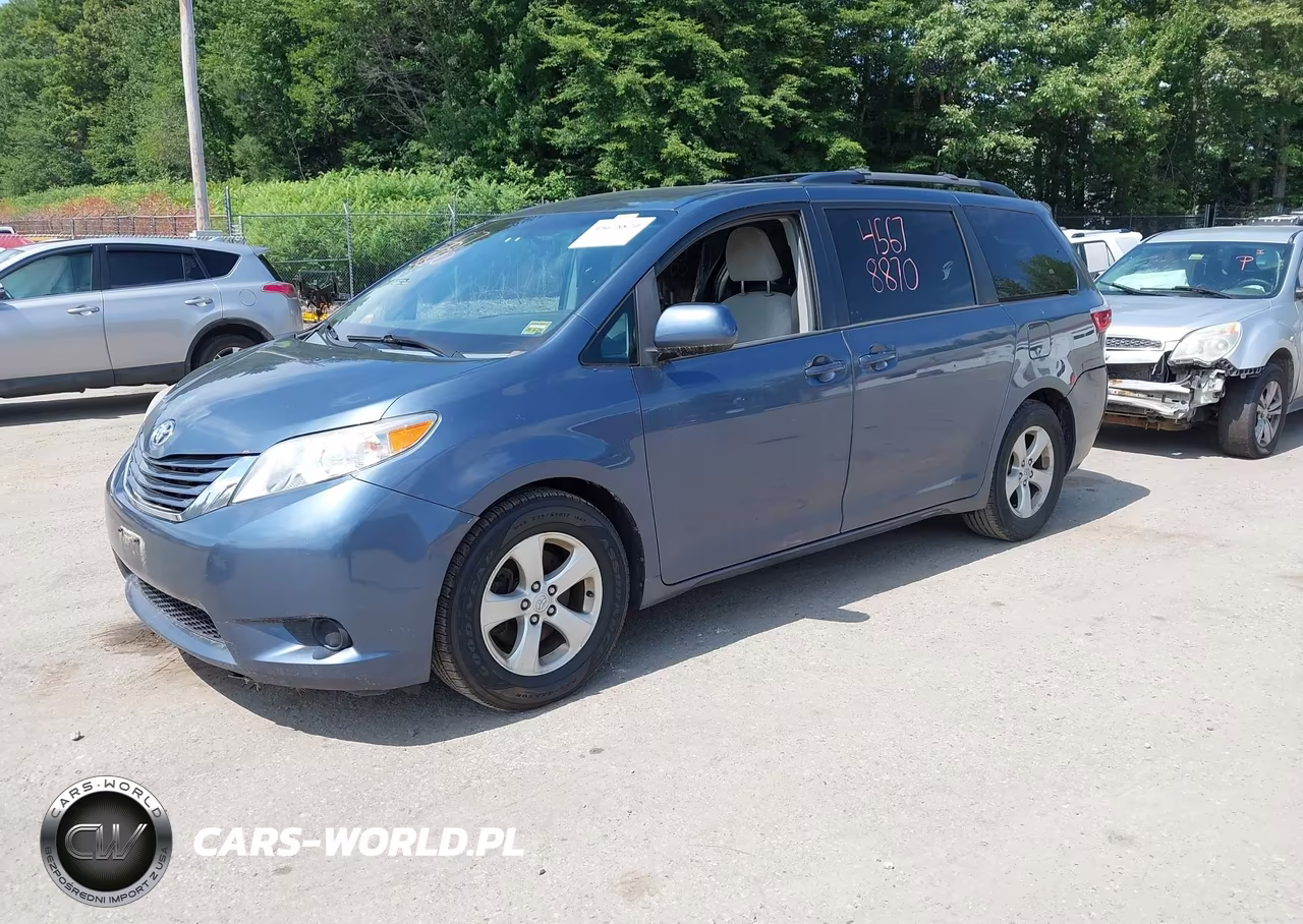 2015 Toyota Sienna Le 8 Passenger VIN:5TDKK3DC1FS540990 - 2