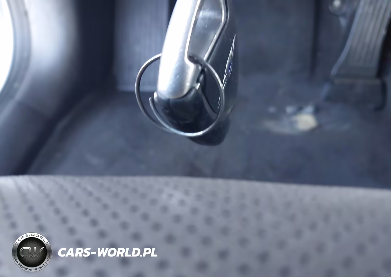 2016 Hyundai Genesis 3.8 VIN:KMHGN4JE2GU113254 - 11