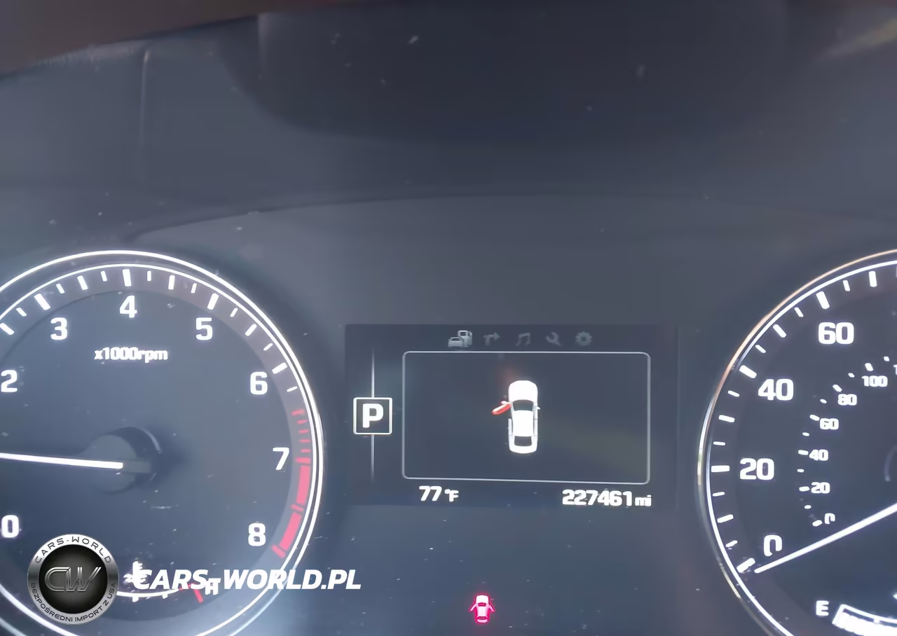 2016 Hyundai Genesis 3.8 VIN:KMHGN4JE2GU113254 - 15
