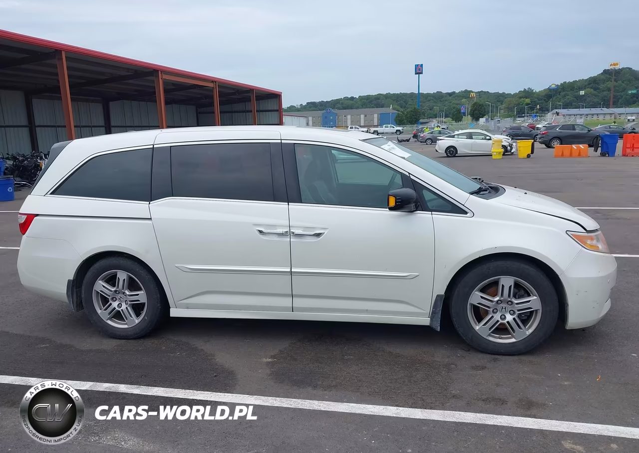 2013 Honda Odyssey Touring-Touring Elite VIN:5FNRL5H94DB082854 - 13