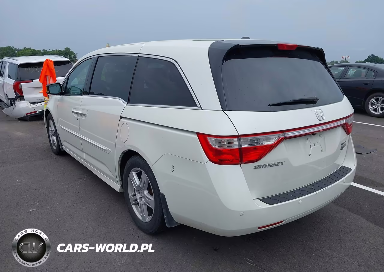 2013 Honda Odyssey Touring-Touring Elite VIN:5FNRL5H94DB082854 - 3