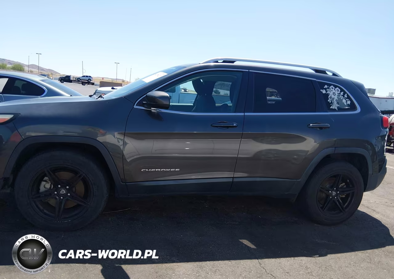 2016 Jeep Cherokee Latitude VIN:1C4PJMCS3GW263316 - 14