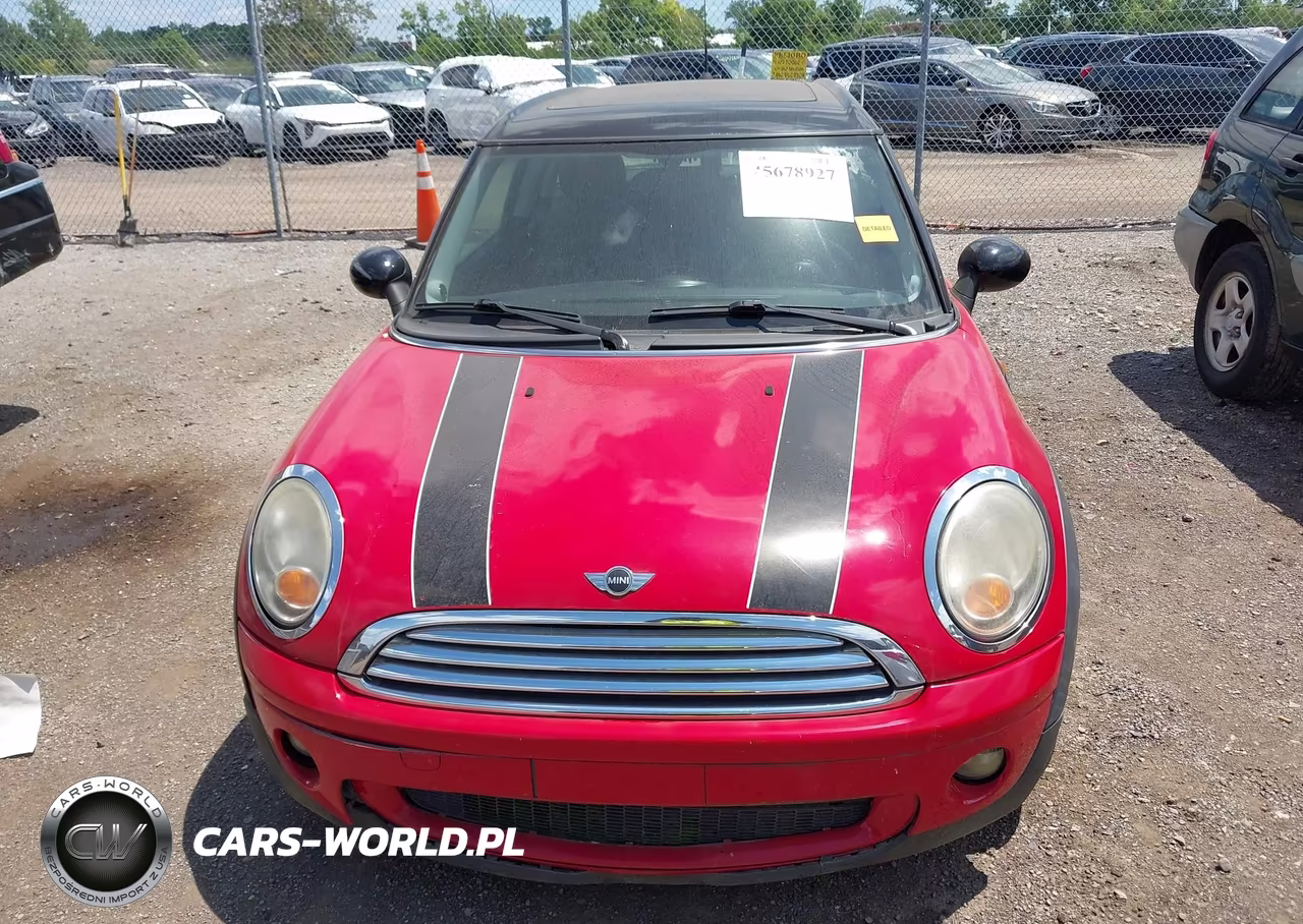 2010 Mini Cooper Clubman VIN:WMWML3C56ATX51649 - 12