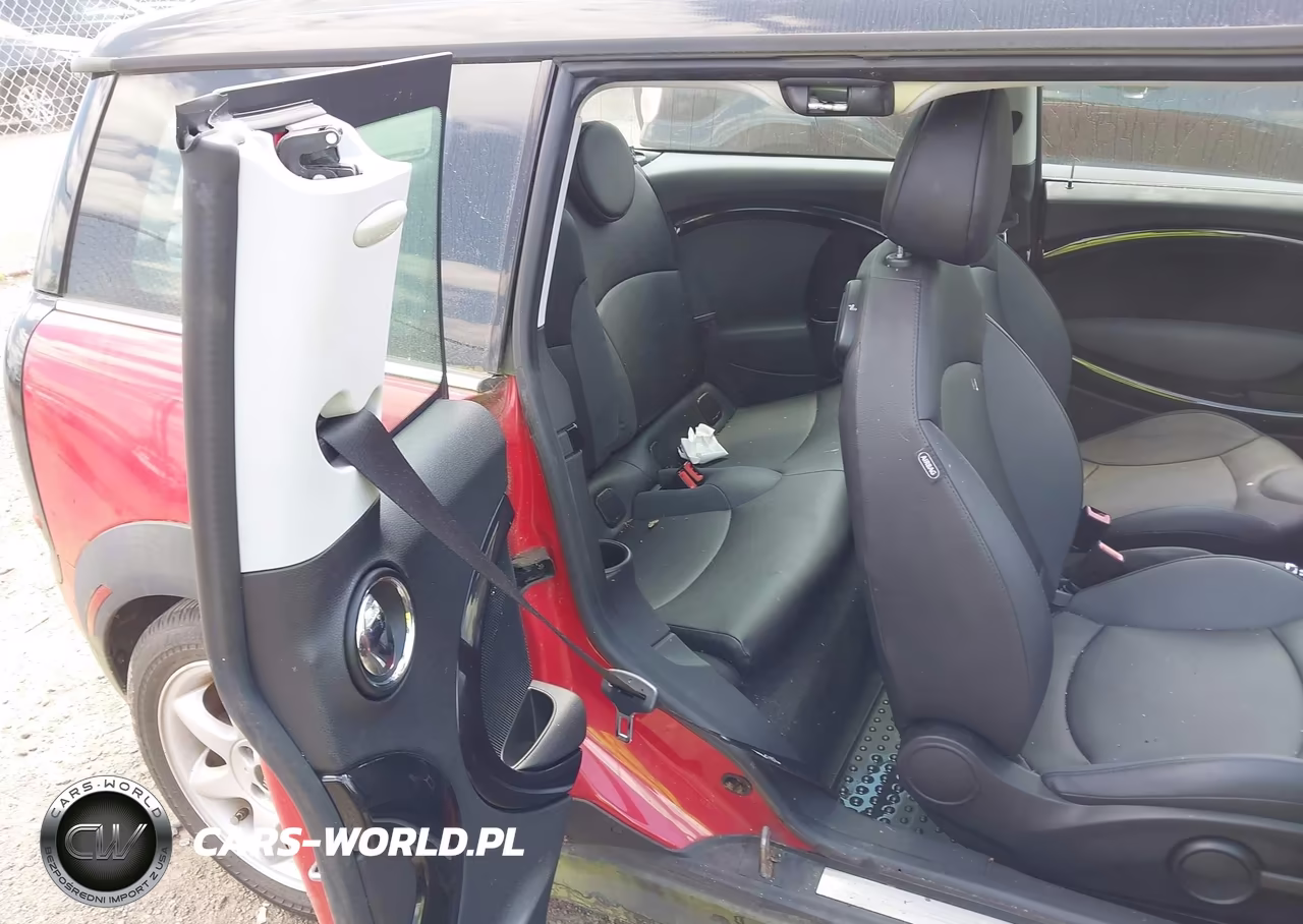 2010 Mini Cooper Clubman VIN:WMWML3C56ATX51649 - 8