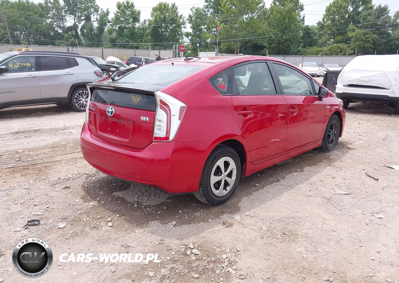 2014 Toyota Prius Three VIN:JTDKN3DU0E0386029 - 4