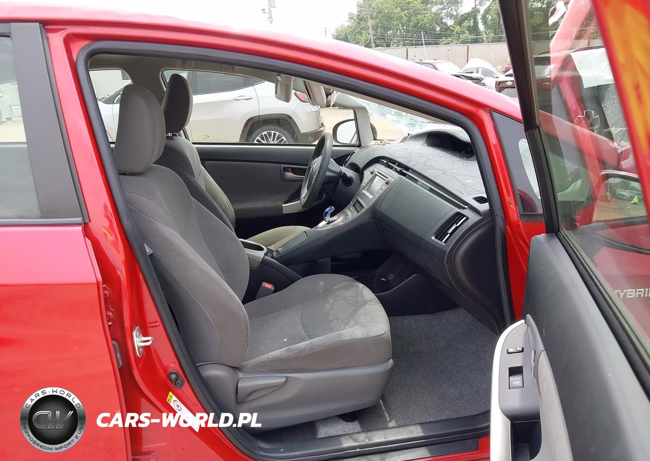 2014 Toyota Prius Three VIN:JTDKN3DU0E0386029 - 5