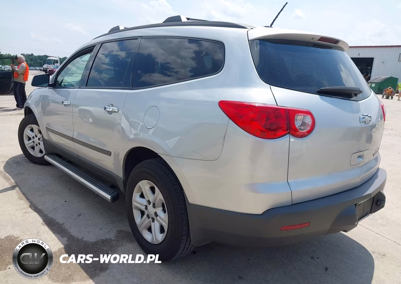 2012 Chevrolet Traverse Ls VIN:1GNKREED9CJ409675 - 3