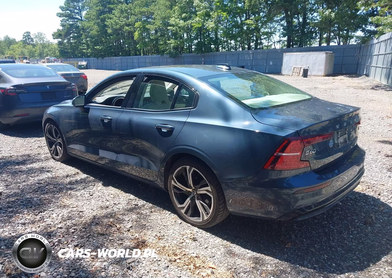 2024 Volvo S60 B5 Core Dark Theme VIN:7JRL12FK3RG327609 - 3