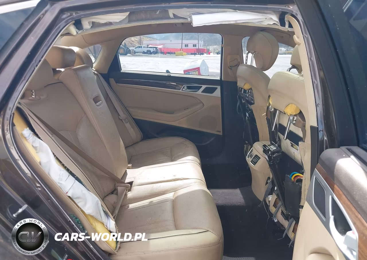 2015 Hyundai Genesis 3.8 VIN:KMHGN4JE0FU047141 - 8