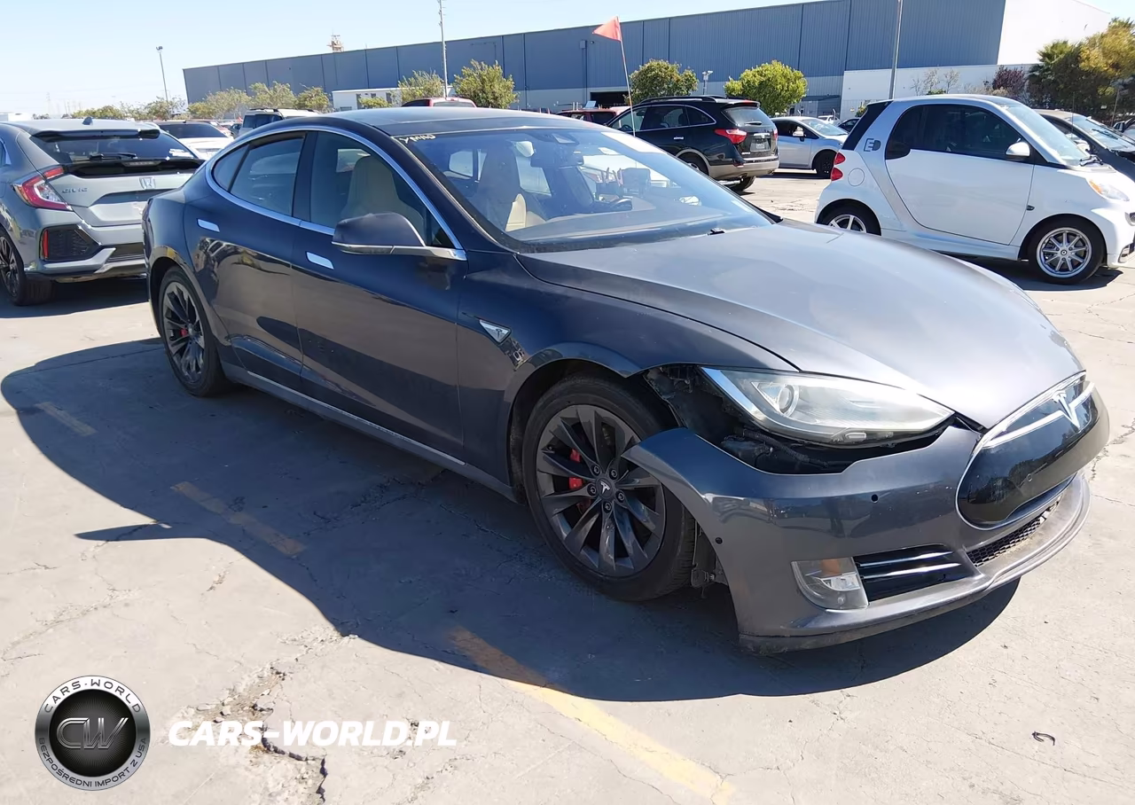 2015 Tesla Model S 85D-P85D