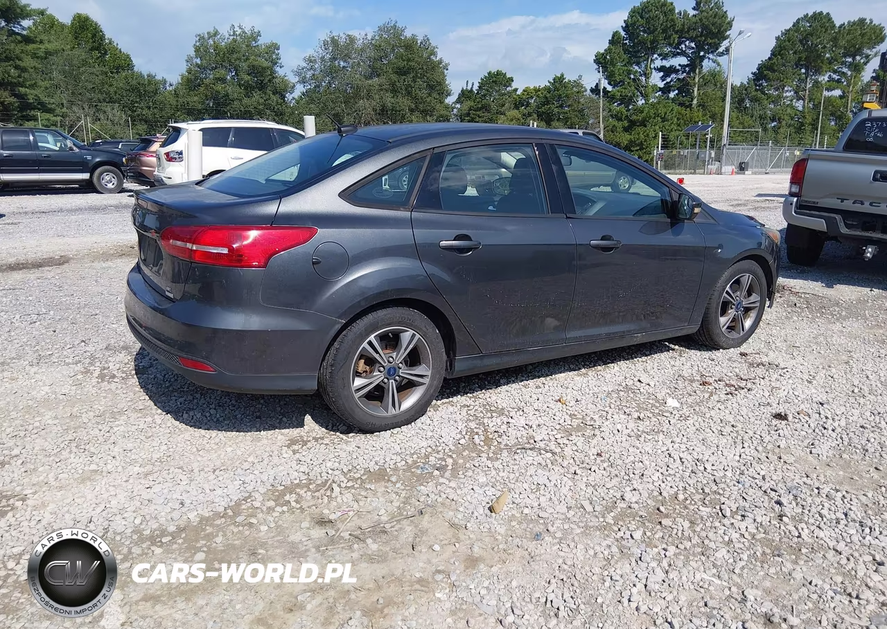 2017 Ford Focus Se VIN:1FADP3FE1HL269500 - 4