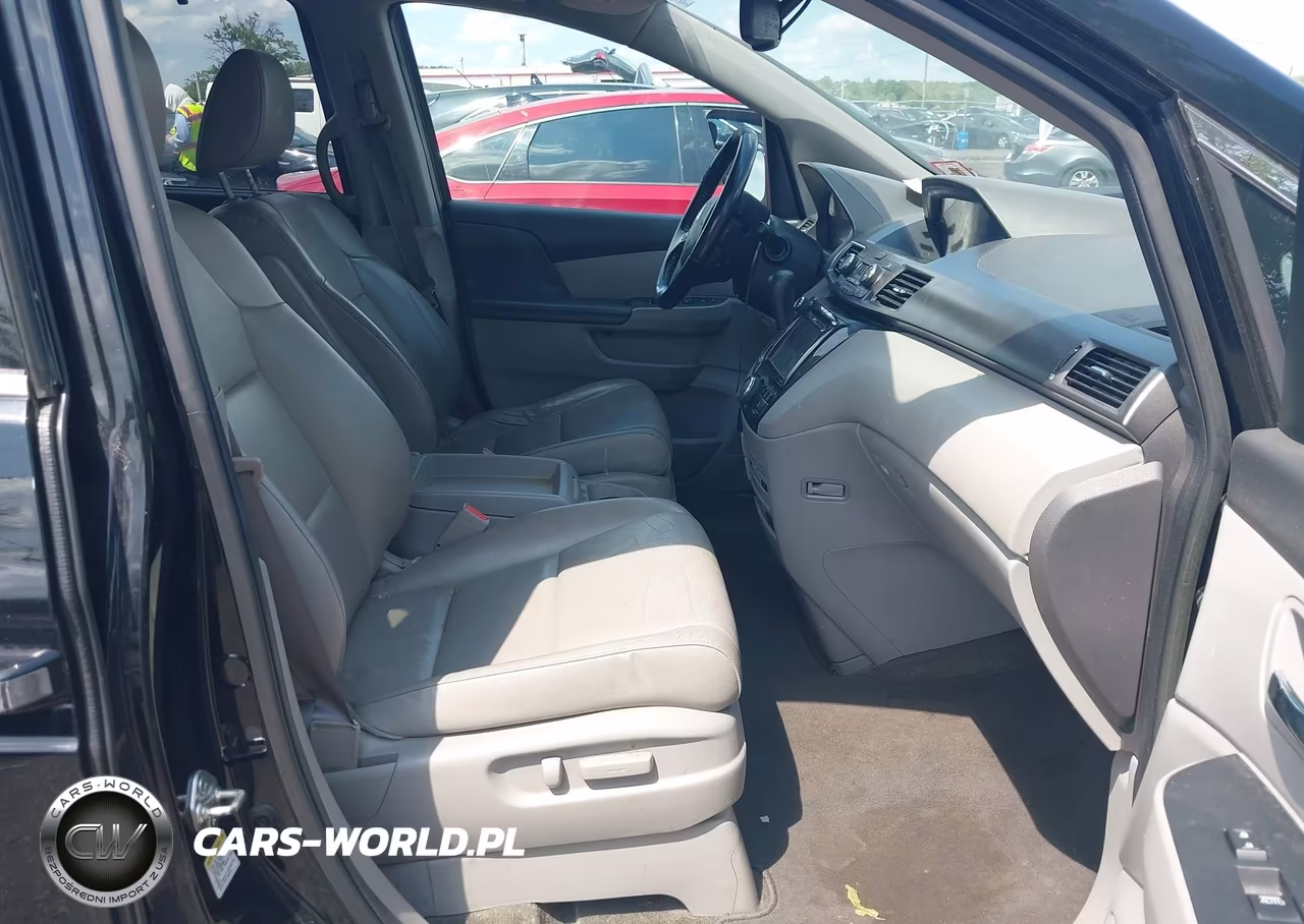 2015 Honda Odyssey Touring-Touring Elite VIN:5FNRL5H98FB104339 - 5