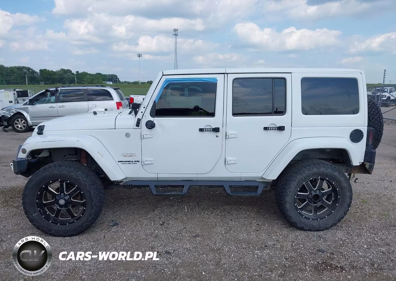 2013 Jeep Wrangler Unlimited Sahara VIN:1C4BJWEG5DL666886 - 14