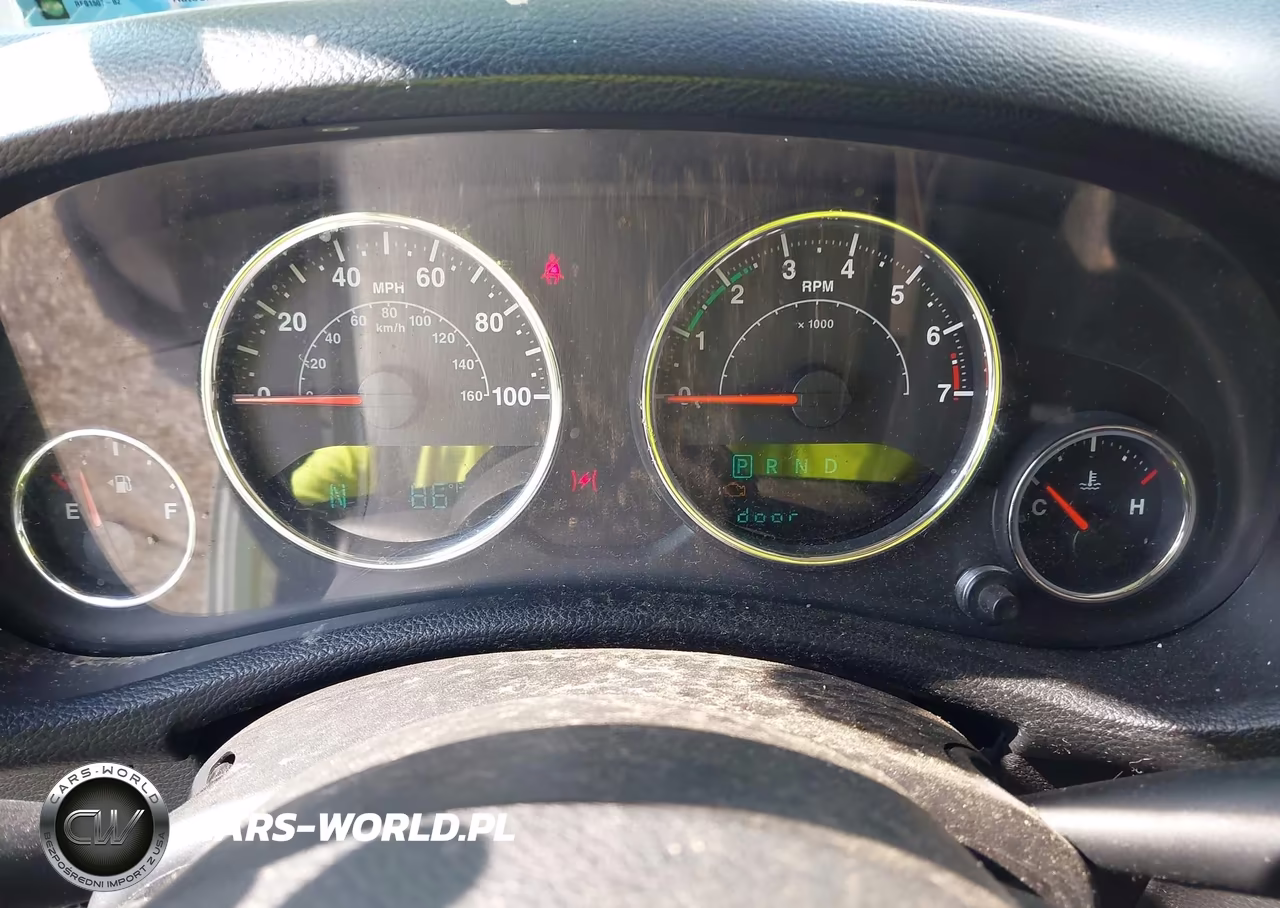 2013 Jeep Wrangler Unlimited Sahara VIN:1C4BJWEG5DL666886 - 7
