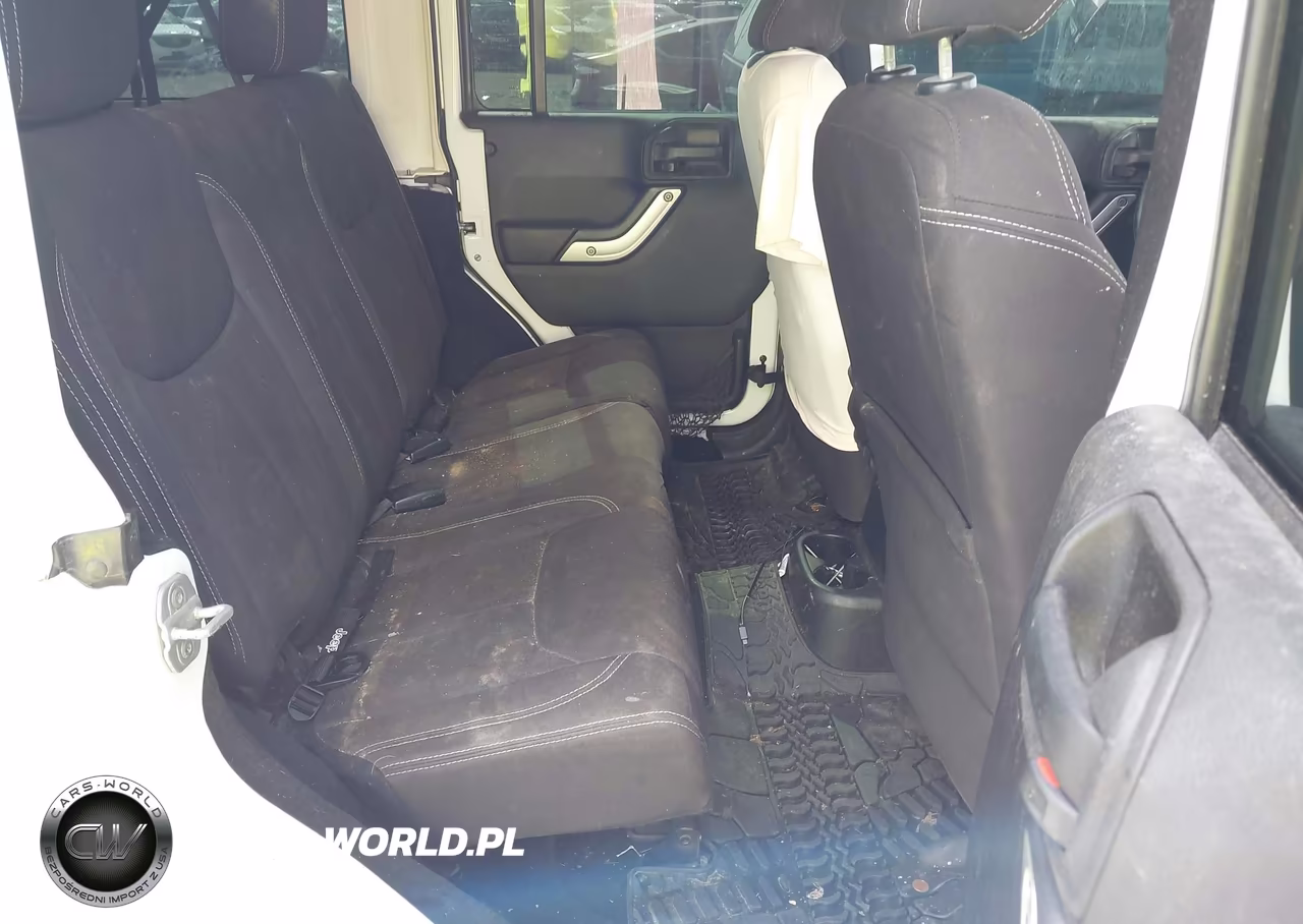 2013 Jeep Wrangler Unlimited Sahara VIN:1C4BJWEG5DL666886 - 8