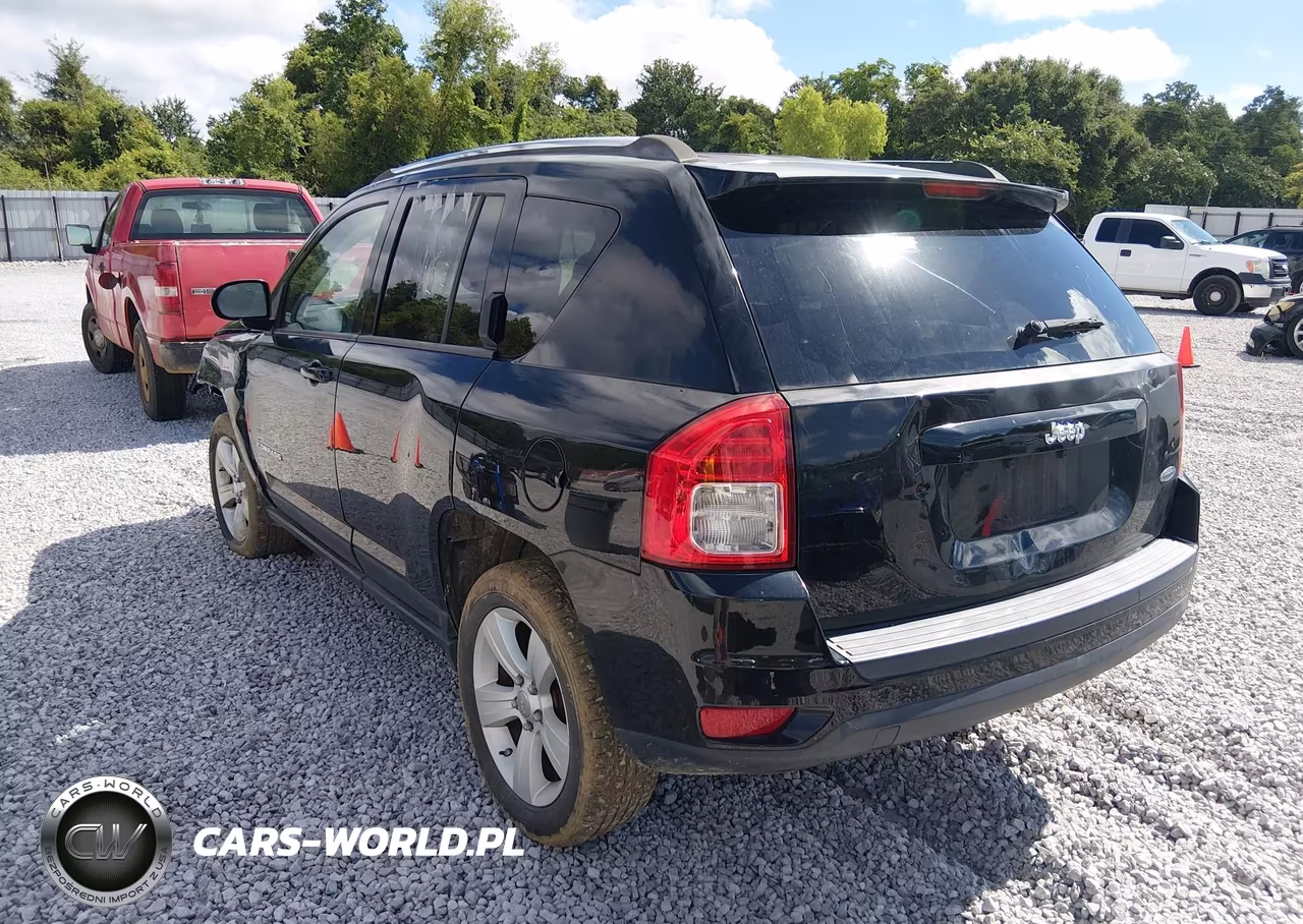 2012 Jeep Compass Latitude VIN:1C4NJCEB3CD685378 - 3